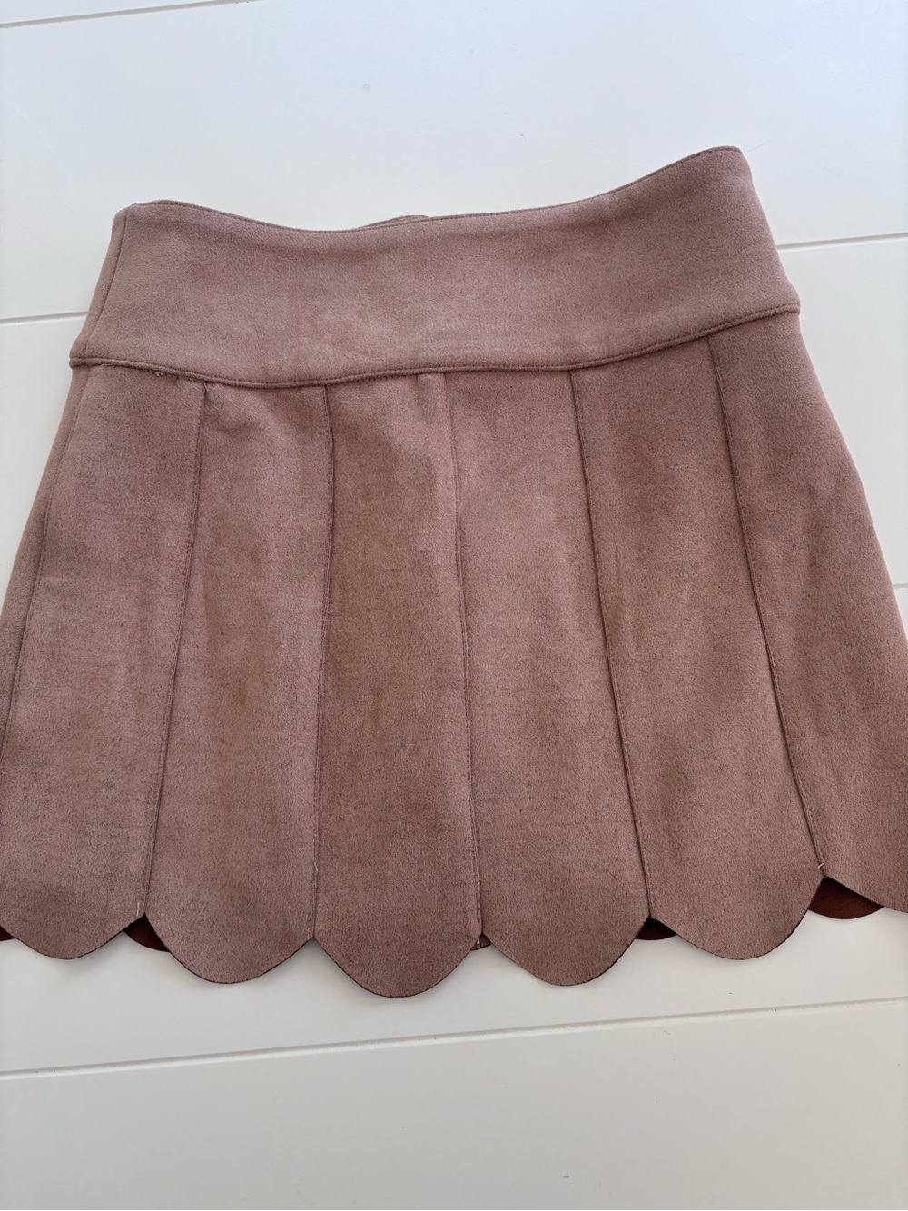 Katie J NYC Mauve Scalloped Hem Button Mini Skirt - Picture 4 of 4